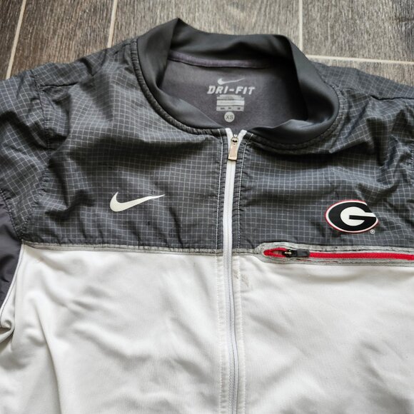 Lightweight Nike University of Georgia UGA jacket 3 pockets Dri fit - Picture 2 of 5